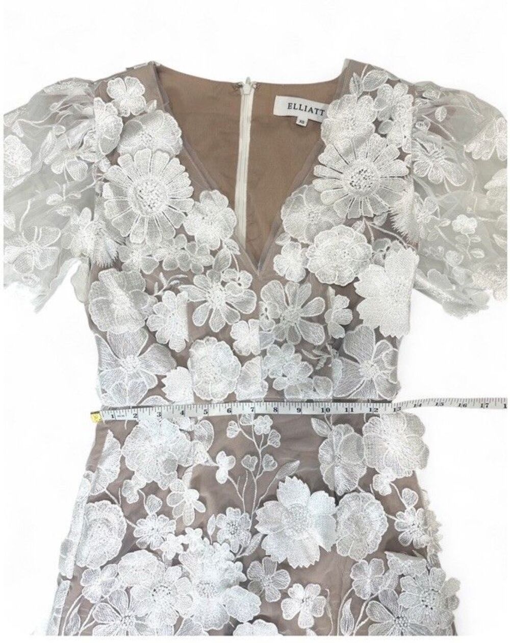 Elliatt Zayla Floral Applique Cocktail Mini Dress XS White Nude 3D Lace Romantic - Picture 10 of 12